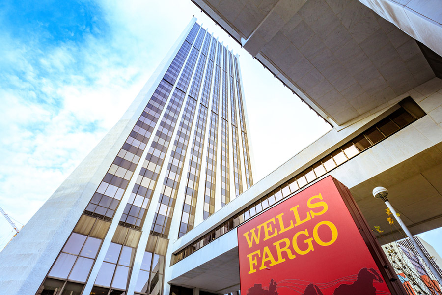 Wells Fargo-topbestuurder ontvangt miljoenenboete 