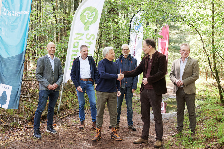 Van Lanschot Kempen gaat als hoofdpartner van StukjeNatuur ‘eigen bossen’ planten