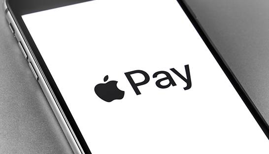 Gemopper bij klanten kleinere banken over uitblijven Apple Pay