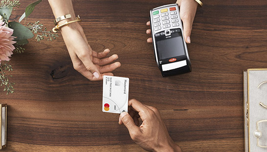 Knab en Mastercard introduceren de nieuwe betaalpas